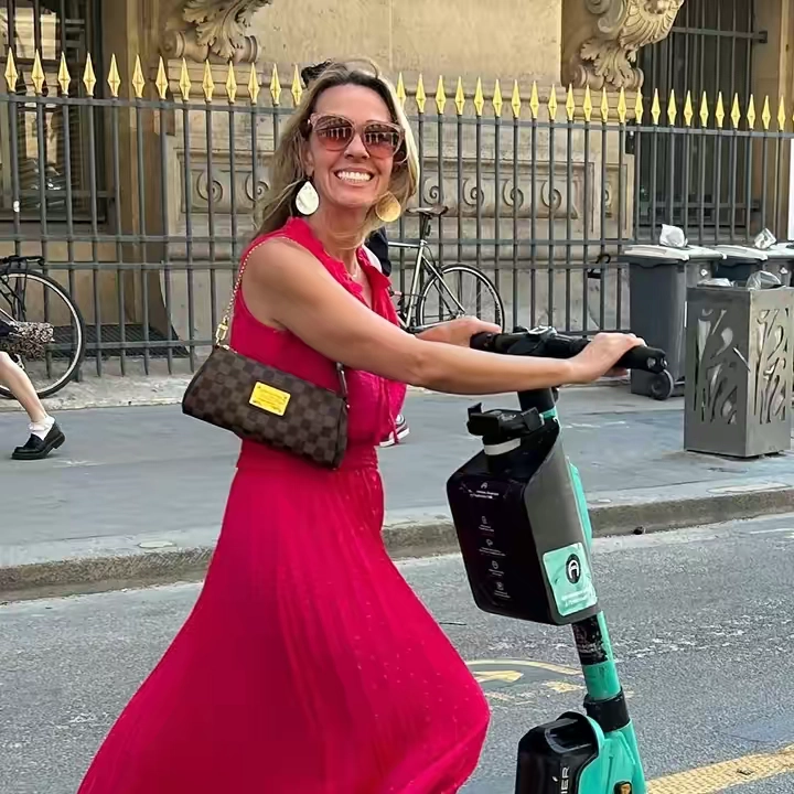@laurie_stone