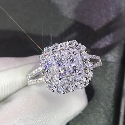 Elegant Shiny Square Shape Iced Out Crystal Zirconia Ring Exquisite Bridal Wedding Ring For Women Engagement Proposal Jewelry Gift Beautiful Rings