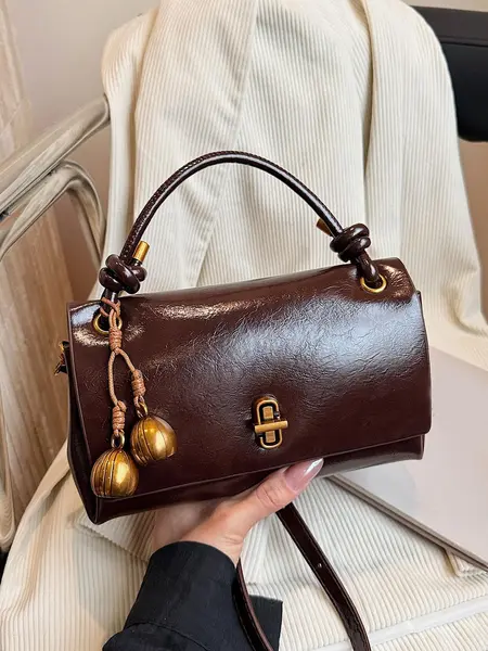 Niche Design Retro Exquisite Flap Handbag with Elegant Textured Finish, Large-Capacity Classic Personalized Crossbody Bag, Crossbody Fashion Bag, Casual Shoulder Bag Suitable for Daily Commuting, Work and Gatherings, Casual Crossbody Bags