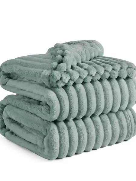 Bedsure Twin/Twin XL Plush Blanket Green
