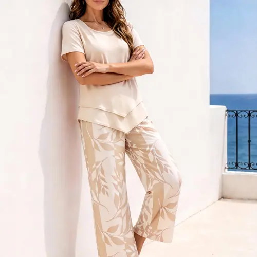 Casual two-piece set: short-sleeve top with an asymmetrical hem + plant-print capri pants, comfortable women’s outfit for home and going out Shortsleeve Apricot Color Womenswear,Lightweight fabric, 2 Piece Sets, Matching Sets For Women