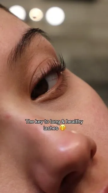 The results speak for themselves (wait for the end 🤭) #eyelashserum #eyelashgrowth #lashserum #prostaglandin #prostaglandinfree #browserum #longlashes #purelyradiantbeauty 