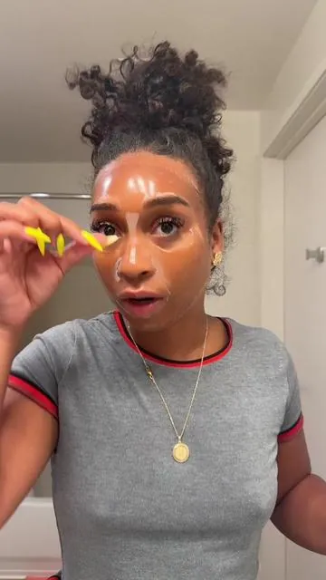 Yall already know I LOVE me some Medicube. I use the kojic acid overnight mask twice a week, definitely recommend for hyperpigmentation 