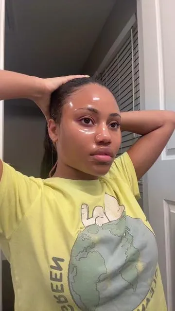 Nobody paid me to post this if you trusted my word, you’d be paying me. I’m not telling y’all to buy it ‘cause I don’t care how your skin look, but mine flawless. 💅🏽 I don’t hop on every trend, so if I say it’s good, it’s good. I don’t play about my face or my hair.