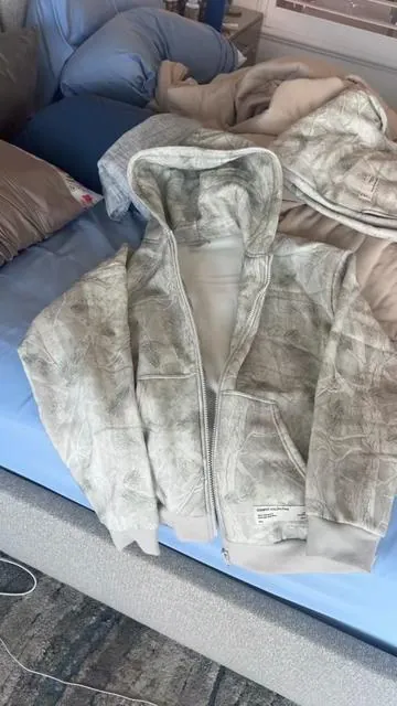 The Comfrt Clothing Camo Zip Up Hoodie is one of my favorite items they have. #comfrtclothing #comfrt #camo #zipuphoodie #camohoodie 