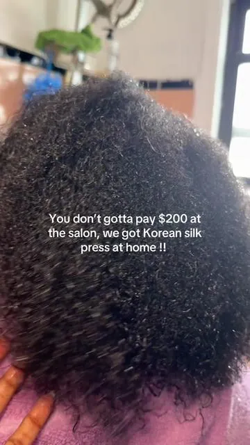 We got Korean Silk Press at home girl ! Save yourself that $200 bill 🥰 #koreanhaircare #kbeauty #drmelaxin #detanglehair #kbeautyforcurls #kbeautyforhair #hairtok #heatdamage #antifrizz #salonhairathome #salonhaircareathome 