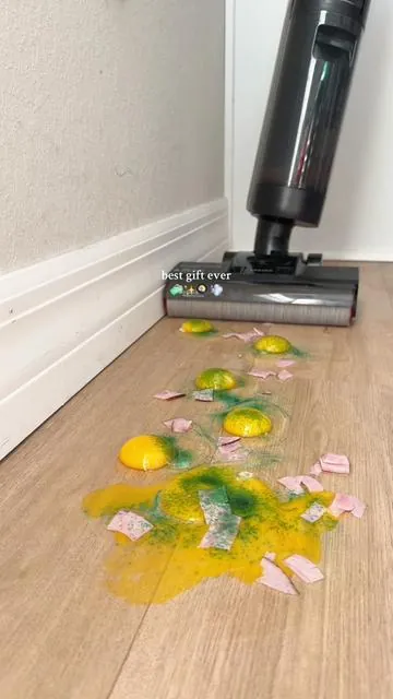 my new wet vac just made mom life so much EASIER 😭✨🧼 the deal is insane rn!! #wetvac #mopvac #giftforher #giftformom #tiktokshopblackfriday @DreameUS 