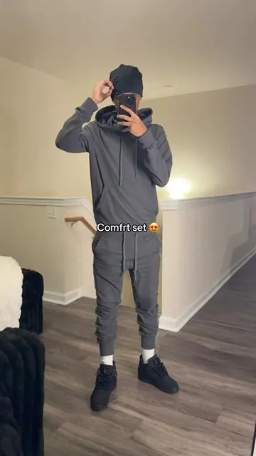 👆🏽Grab one before they sell out👆🏽 #recentpickups #musthaves #sweatpants #trending #viraltiktok 