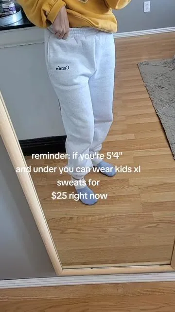 Finally got myself a pair of Comfrt sweatpants and they ain't lying when they say they're so cozy! Came in 6 days, returns possible for a month if you need to try out sizes, and I love the positive vibes they include in the packaging ♡ #comfrt  #comfrtclothing  @Comfrt 