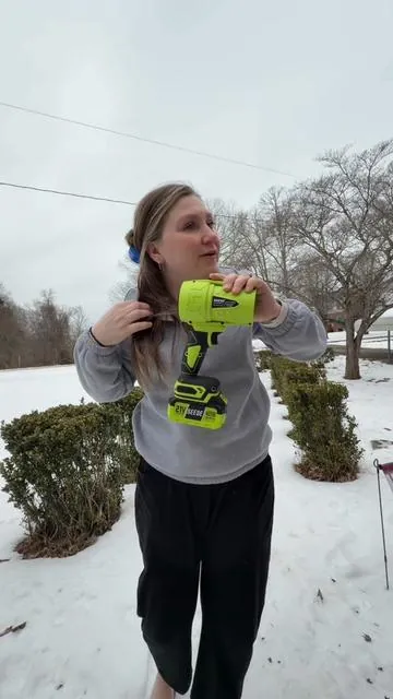 Thanks to whoever purchased this leaf blower from me😅 it’s an amazing cordless tool, now that I know how to work it😳📲 @SEESE  #seese #cordlessleafblower #failvideo #cordlesstools #fyp 