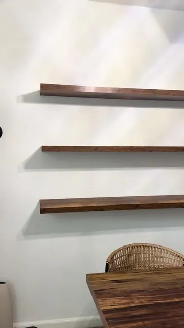 #floatingshelves #walldeco #storagesolutions 