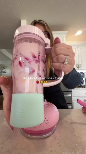 Ninja Blend Boss Portable Blender ✨🫧🍒 #ninjablender #ninjablendbloss #blender #smoothie #kitchengadgets 