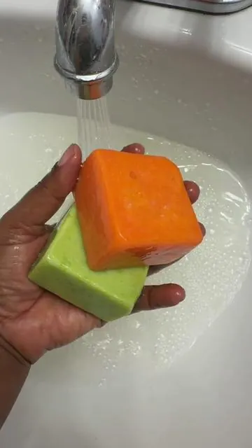 (Dr Melaxin Official )Kojic AC #ayisyentiktok🇭🇹🇭🇹🔥 #ayisyentiktok #viralvideos #viraltiktok #viraltiktok 