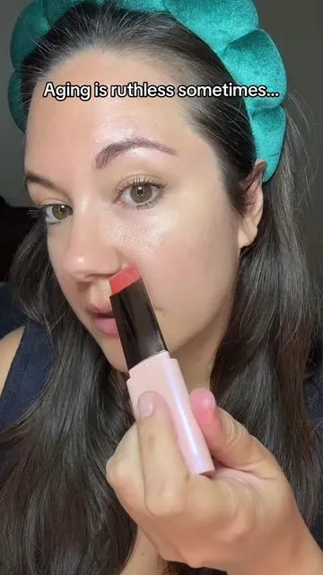 Nurse explains how to use and benefits of the NEW Medicube for mature skin Gatekeeping My Age Bundle @medicube global #medicube #skincaretiktok #weeklydeals #dealsforyoudays #tiktokshopcreatorpicks 