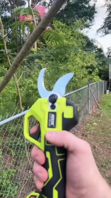 #YardWork #LandscapingTools #GardenHack #OutdoorTools #SummerVibes