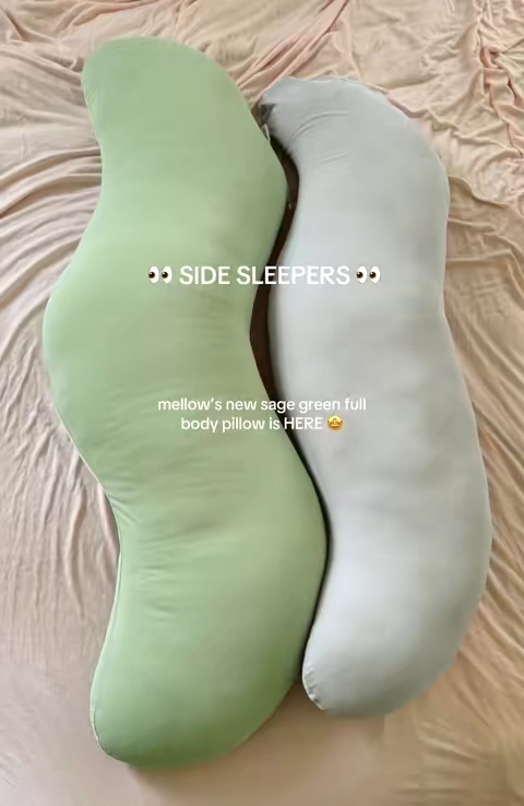 If you wake up in pain because you sleep on your side, you need support on your head, chest, and leg in order to keep your spine aligned 😆 #sidesleeper #mellow #mellowfullbodypillow #mellowbodyalignpillow 