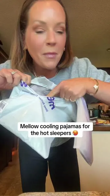 Silky stretchy cooling pajamas by @Mellow Sleep #coolingpajamas #mellowsleep #dealsforyoudays 