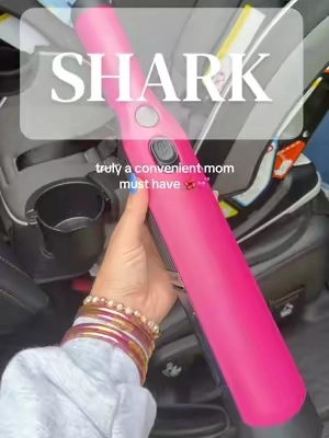 I love this for a quick cleanups and for cleaning out my car. It has made my life so easy and it’s so lightweight even my kids can use it. @Shark Home #shark #sharkvacuum #cordlessvacuum  #wandvac 