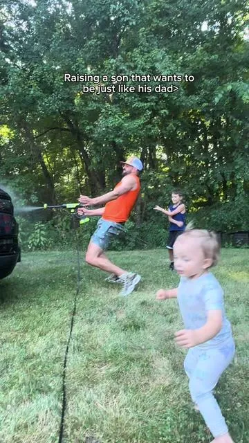 Dads are impossible to shop for… until you find something they’ll actually use. We grabbed this cordless pressure washer and now every project somehow turns into a father-son adventure. 😂 Father’s Day deals won’t last forever. Tap the shopping cart before they’re gone. 🛒 #fathersdaygift #bigfamily #fatherhood #parenthood 