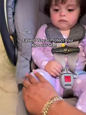 Kids are messy let’s be honest 😏 #carseat #carseatprotector #parenthack #toddlermoms #babymusthaves 