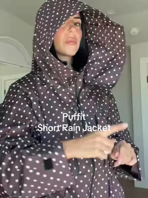 Lookin fly & dry 🤎 @PUFFIT.US #puffit #puffitrainjacket #rainjacket #dealsforyoudays 