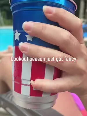 Red, white & cute 🇺🇸  #fourthofjuly #patrioticdecor #summerhosting #partyessentials #partycups 