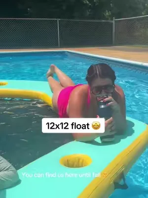 The 12x12 float.. cup holders and a ladder!! 🤌🏻 #float #poolfloat #lakedays #inflatableswimmingpool 