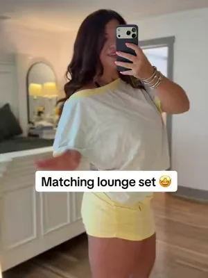 90s vibe lounge set! #loungeset #comfyoutfit #matchingset #2pieceset 