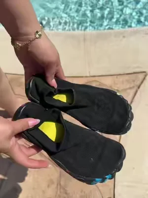 Water Shoes#waterpark #watershoes #zapatosdeagua #pool #picina 