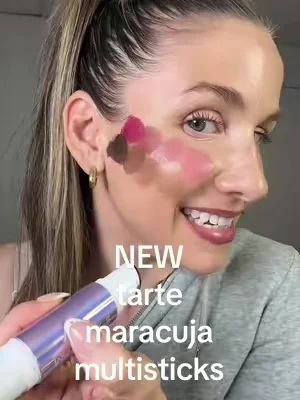 🤎💕💜best drop of the year from @tarte cosmetics goes to the dual-ended cream bronzer and blush maracuja multisticks they’re INCREDIBLE!! The most insane blend and gorgeous gorgeous finish on the skin ✨ blending out champagne & caviar here 🥂 #tartecosmetics 