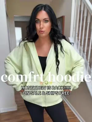 the honeydew color is restocked in the Comfrt pastel zip hoodie!!! 🍈 plus it’s on sale and ships free! HURRY @Comfrt #comfrt #comfrthoodie #ziphoodie #tiktokshopcreatorpicks #dealsforyoudays  @kaylie’s fashion finds 🤎✨  @kaylie’s fashion finds 🤎✨ 