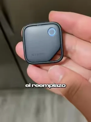 Estos localizadores básicamente hacen la misma función que un airtag pero por el precio de un airtag puede comprar 4 de estos localizadores! #airtag #tracker #apple #iphone #viral #latinosenusa