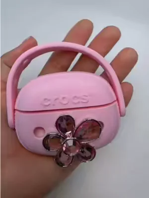 Accesorio crocs para AirPod #accesoriesforgirls #crocsaccesories #DealsForYouDays #SummerVibes #SummerWins 