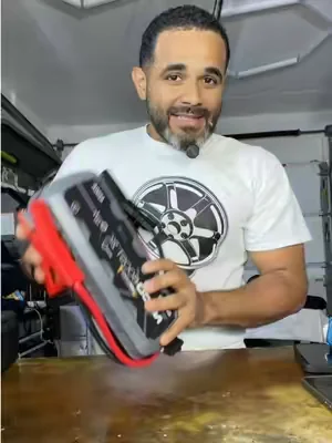 Gbx155 el jump starter que todo camionero que se toma en serio su trabajo tiene.#camion #trucking  #Dealsforyoudays #tiktokshopcreatorpicks #summerwins 