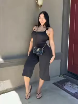 Capri sets all summer 🫰🏼  #ootd #casualoutfits #twopieceset #caprisets #momfit 