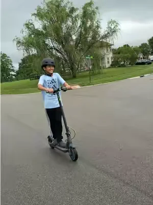 Electric Scooters.  This is on sale right now!  @UrbanGlide #creatorsearchinsights #escooter #cheapscooter #escooters #electricscooter 