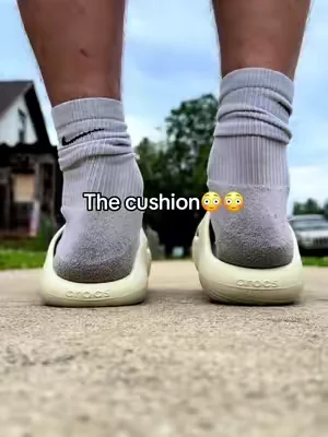 They’re sooo comfy!! #crocs #crocsslides #slides #dealsforyoudays  #creatorsearchinsights 