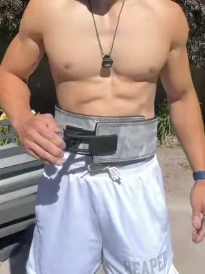 Push as much weight as possible with the @Gymreapers lever belt #gymreapers #leverbelt #liftingbelt 
