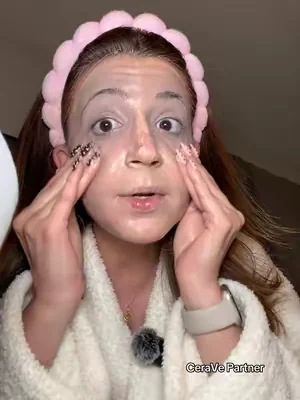 makeup remover, face wash, AND moisturizer in ONE?? 🤯👀#ceravepartner #makeupremoval #makeupremover #ceravemakeupmelter #dealsforyoudays @CeraVe 