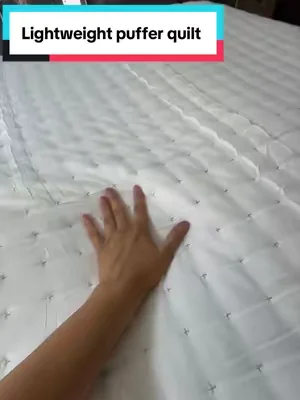 And it’s part of deals for you days grab one while it’s marked down #lightweightcomforter #bedding #beddingset #dealsforyoudays #hotsleeper 