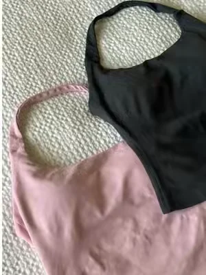 @YEOREO #gym #gymtop #haltertop #gymfit #capri 
