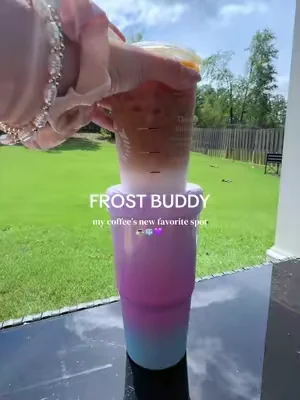 the way my coffee stays so cold 🧊  @Frost Buddy  #frostbuddy #thiccbuddy #icedcoffee #coffeetok #dealsforyoudays