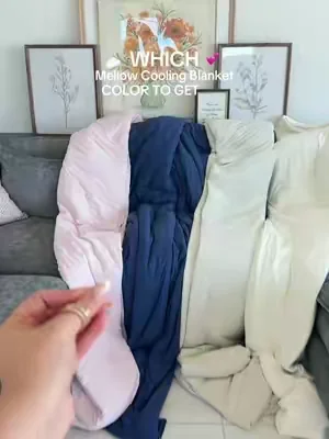 The cooling blanket now comes in new colors?! ❄️😍 #mellow #coolingblanket 