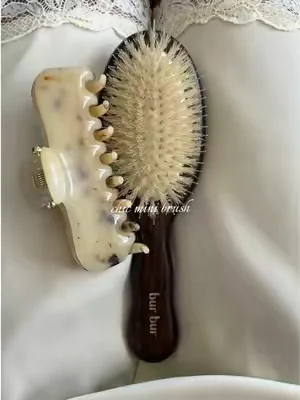 #burbur #hairbrush #minibrush #hairtok #chic 