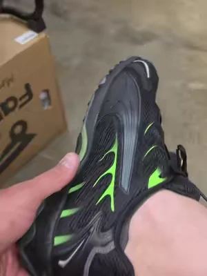 These PUMA Inhale sneakers have that aggressive early-2000s runner style that's making a comeback. The black colorway with green accents stands out without being over the top, and they look like a solid option for everyday wear. 🔥 Retro-inspired design 👟 Comfortable lace-up fit 🖤 Clean black colorway with green details ✅ Great for casual outfits or all-day wear #ShoesTok #SneakerTok #TikTokShopCreatorPicks #tiktokshopstockup #bigdreamsstartsmall @SHOEBACCA 