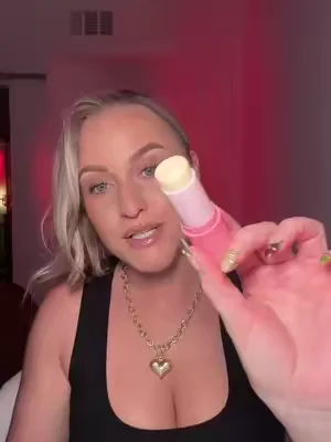 Be his dessert 🍓🥛 #tiktokshopcreatorpicks #rollonperfume #datenight #everythingshower #sweetspot 