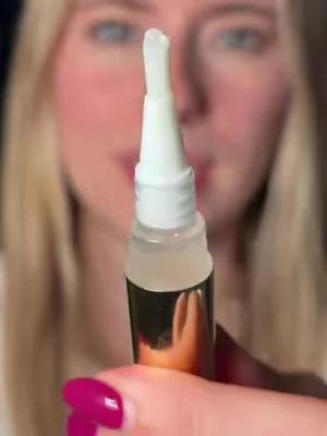 never been easier literally #yellowteeth #teethwhitening #whiteningteeth #snowteethwhitening #snowwhiteningpen @Snow Teeth Whitening 