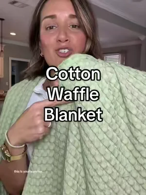 Trading my plush comforter for something lighter this summer! #bedding #beddingdecor #bedroomdecor #cottonblanket 