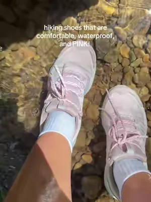 Literally walking through a river and still completely dry 👏🏼 #hikingshoes #hikingoutfits #waterproofshoes #nortiv8shoes #dealsforyoudays 