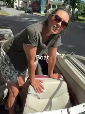 Cleaning the boat #boatlife #cleaningboat #boatcleaning 
